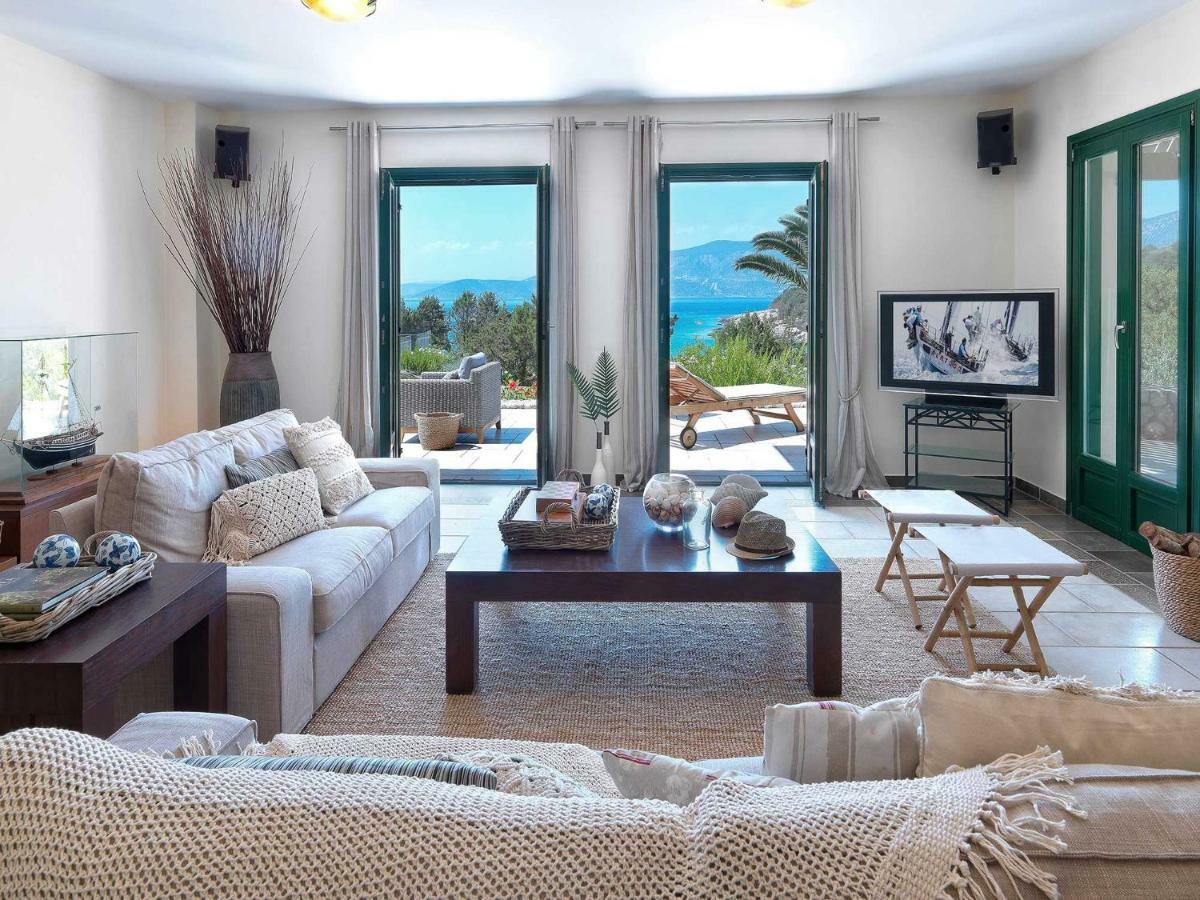 Villa Aria - Luxury Beachfront Villa With Pool And Tennis Court Koilás Exteriör bild